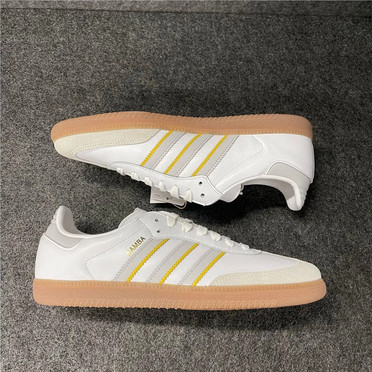 Adidas shoes - VS181934 - vs-181934 - White (UPC: 197617253537) 1