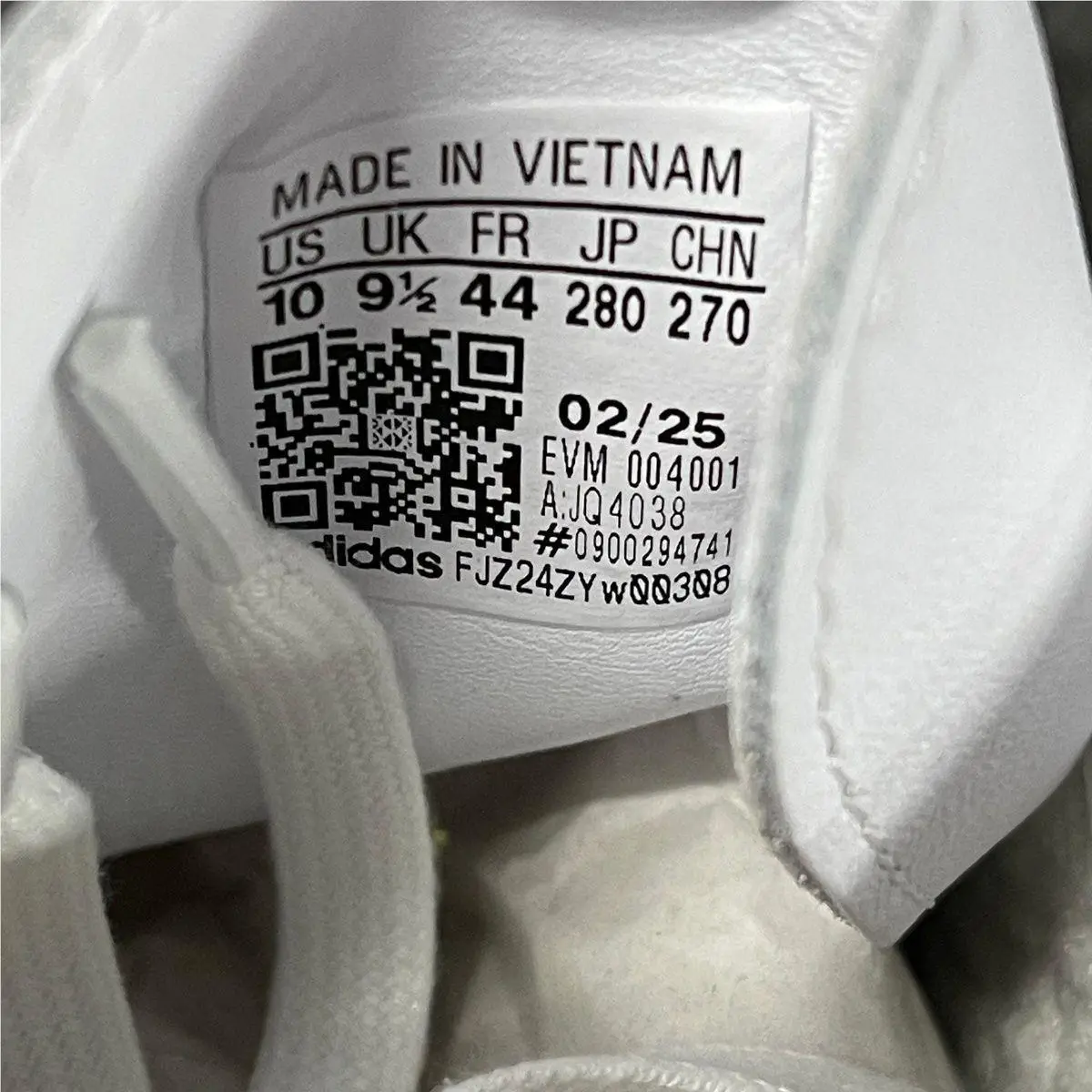 Adidas shoes - VS181934 - vs-181934 - White (UPC: 197617253537) 2