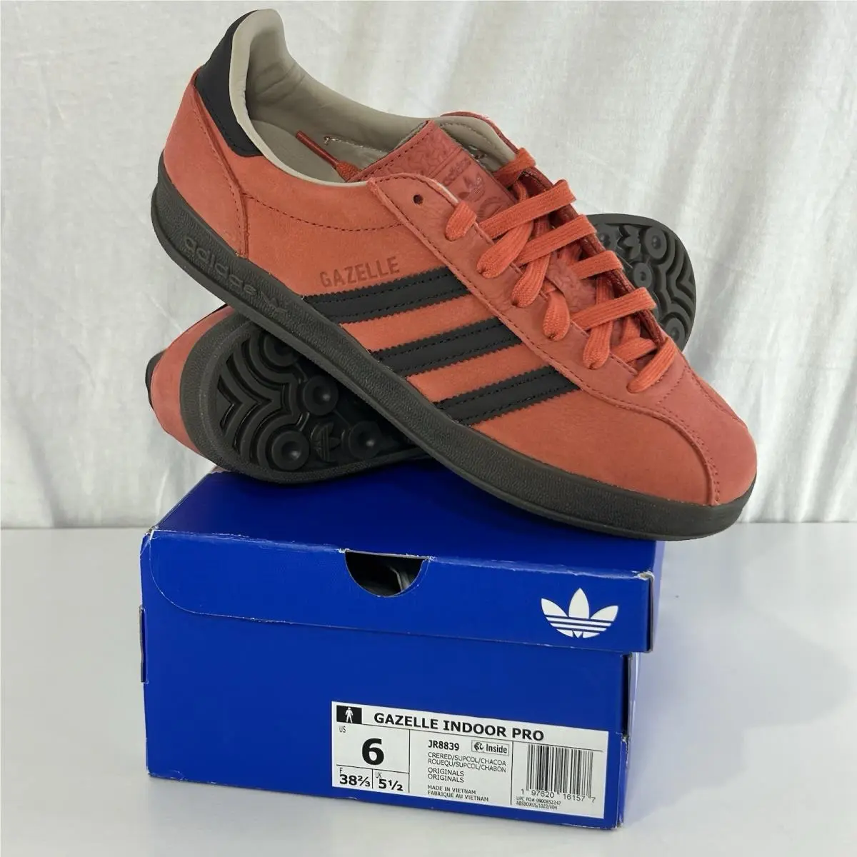 JR8839 Adidas Originals Gazelle Indoor Pro Men Size 6 Red Charcoal