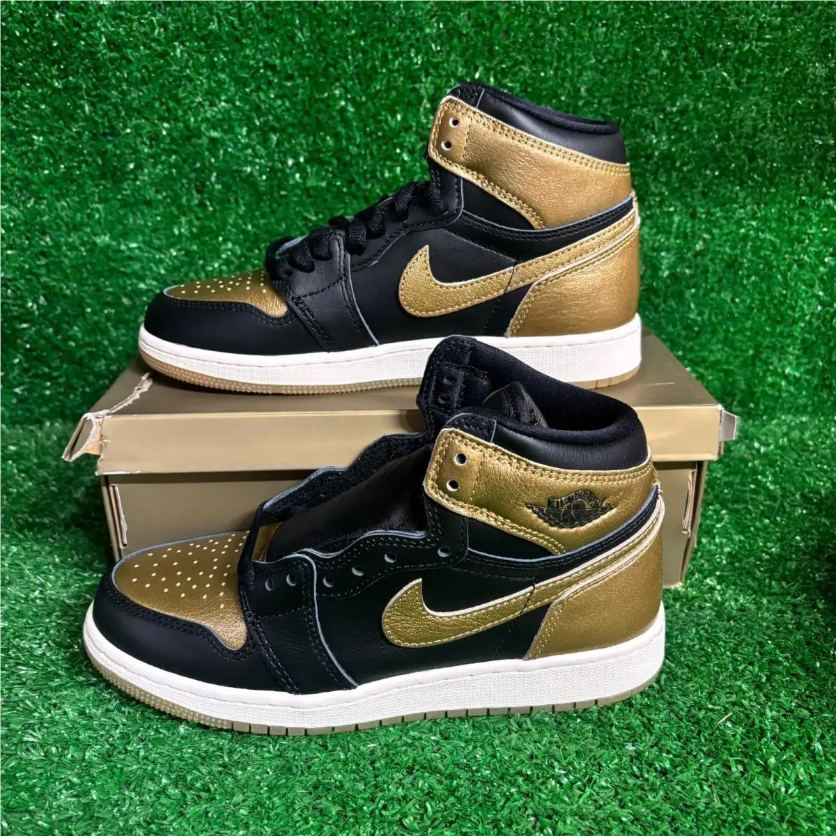 Nike shoes - Air Jordan 1 - Air - Black 1