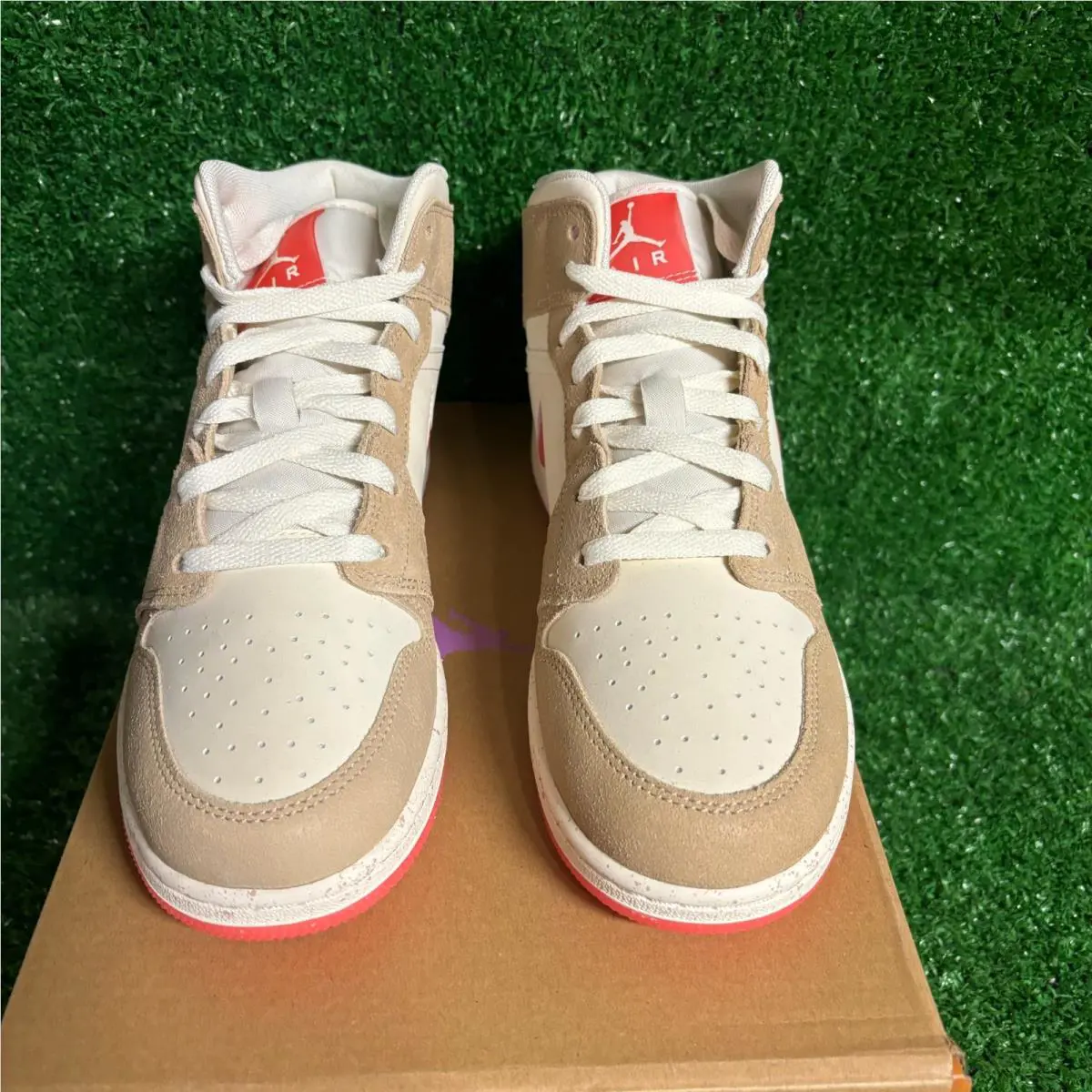 Nike shoes - Air Jordan 1 Mid SE - Beige 1