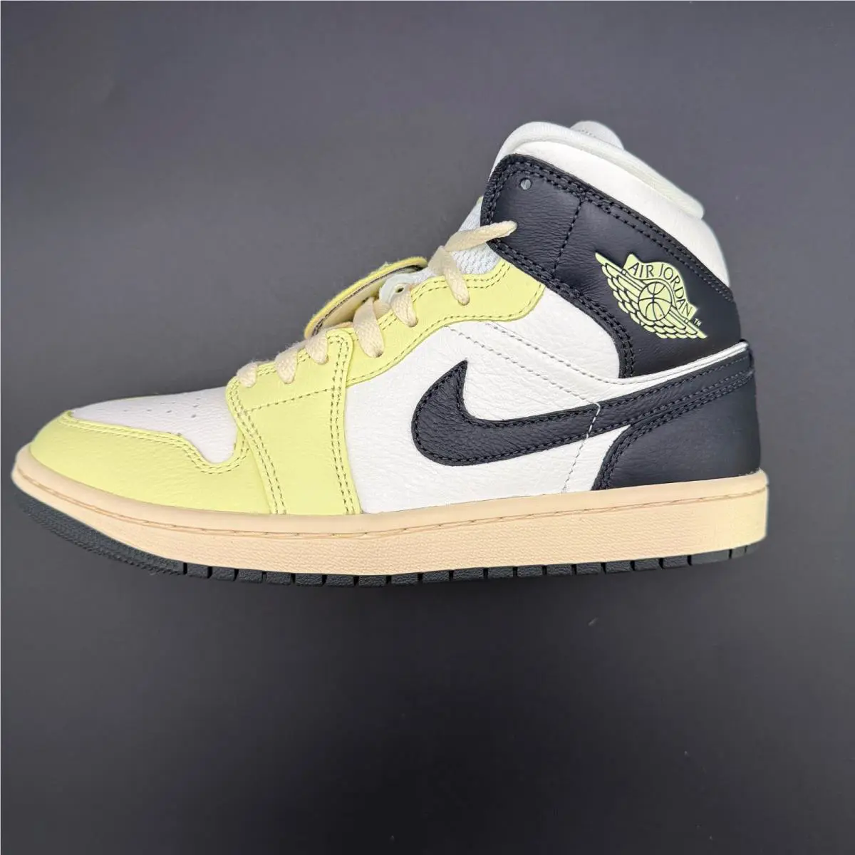 Nike shoes - Air Jordan 1 Mid SE - HQ3008-130 - Sail/Luminous Green/Anthracite 0