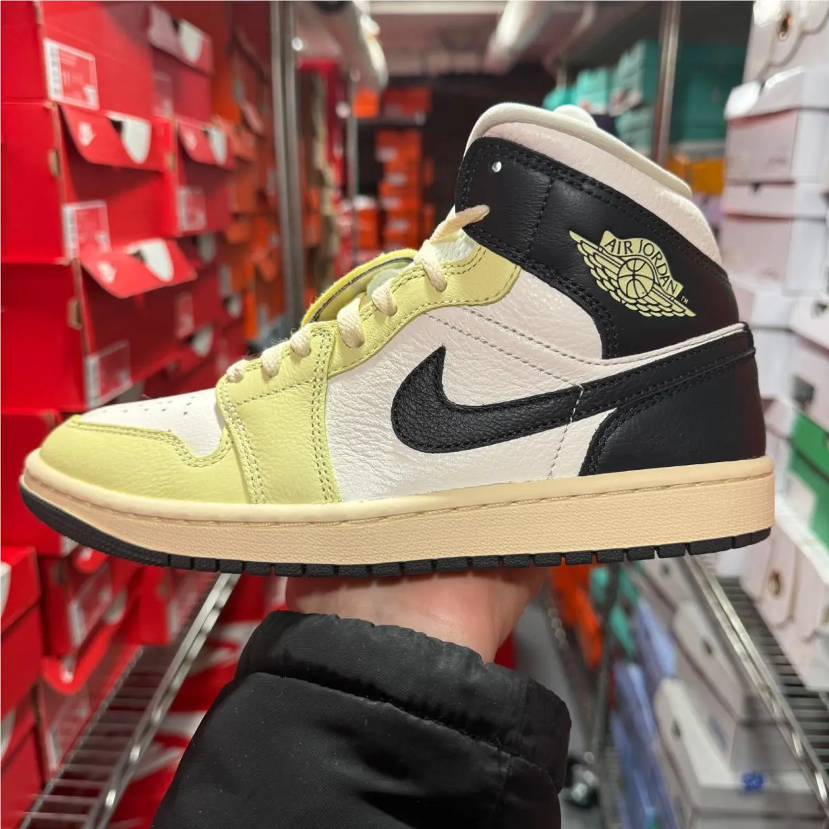 Nike shoes - Air Jordan 1 Mid SE - HQ3008-130 - Sail/Luminous Green/Anthracite 3
