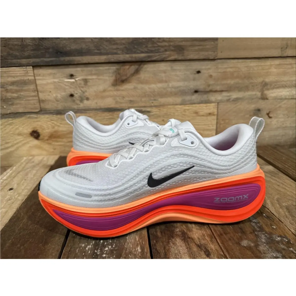 Nike shoes - Nike Vomero Plus - Vomero Plus - HV8154-104 - White 0