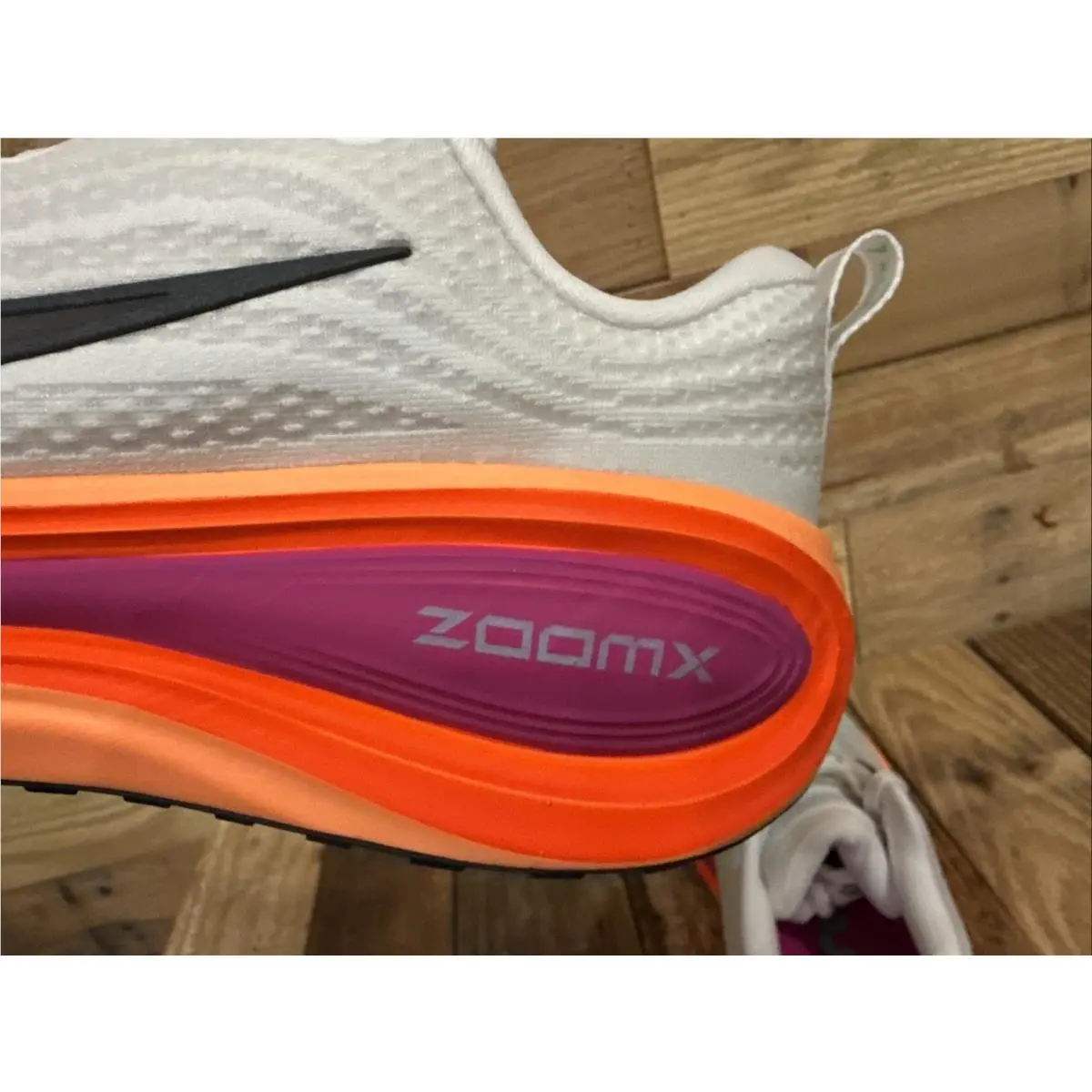 Nike shoes - Nike Vomero Plus - Vomero Plus - HV8154-104 - White 4