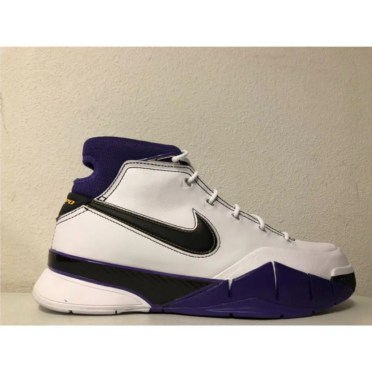 Nike Kobe I Protro White Black Court Purple IM0542-100 Size 11.5 - White/Black-Court Purple