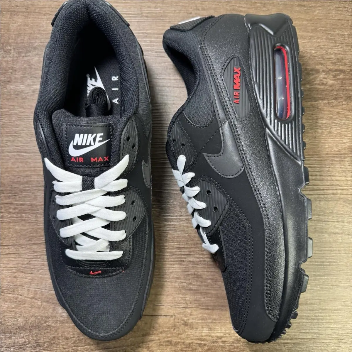 Nike Air Max 90 ‘bred’ Men’s Size 10 Sneakers DC9388-002 No Lid