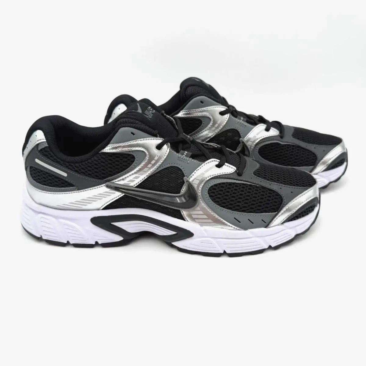 Nike shoes - Nike V5 RNR - RNR - HJ5228- 004 - Black (UPC: 198480901440) 1