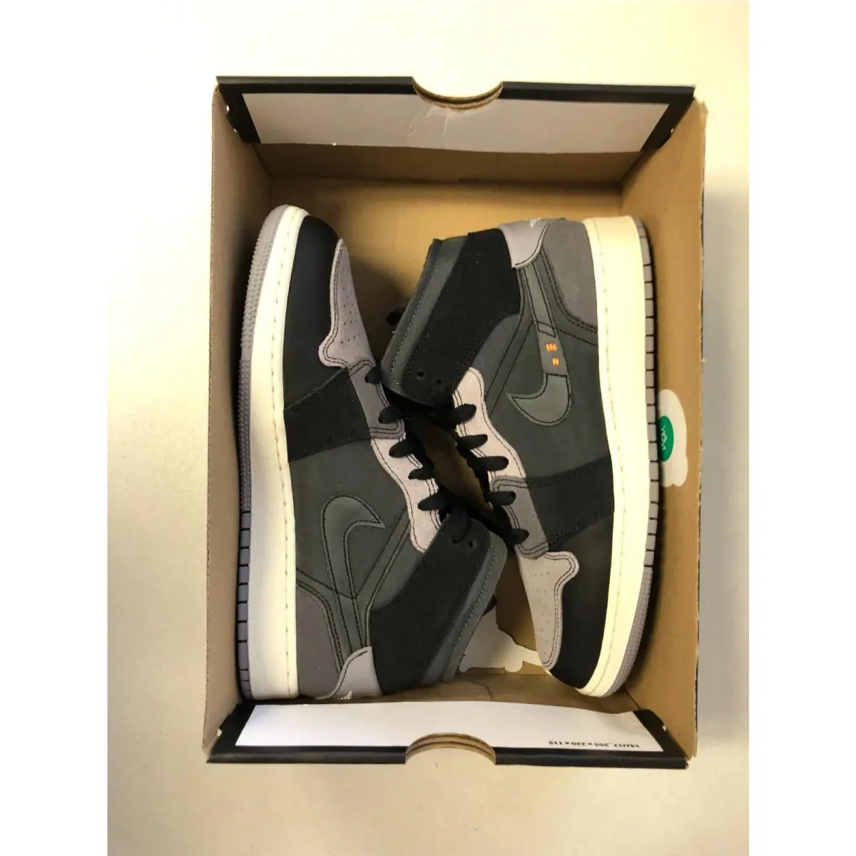Nike shoes - Nike Air Jordan 1 Mid - Black/Cement Grey-Lt Graphite (UPC: 196149458038) 4