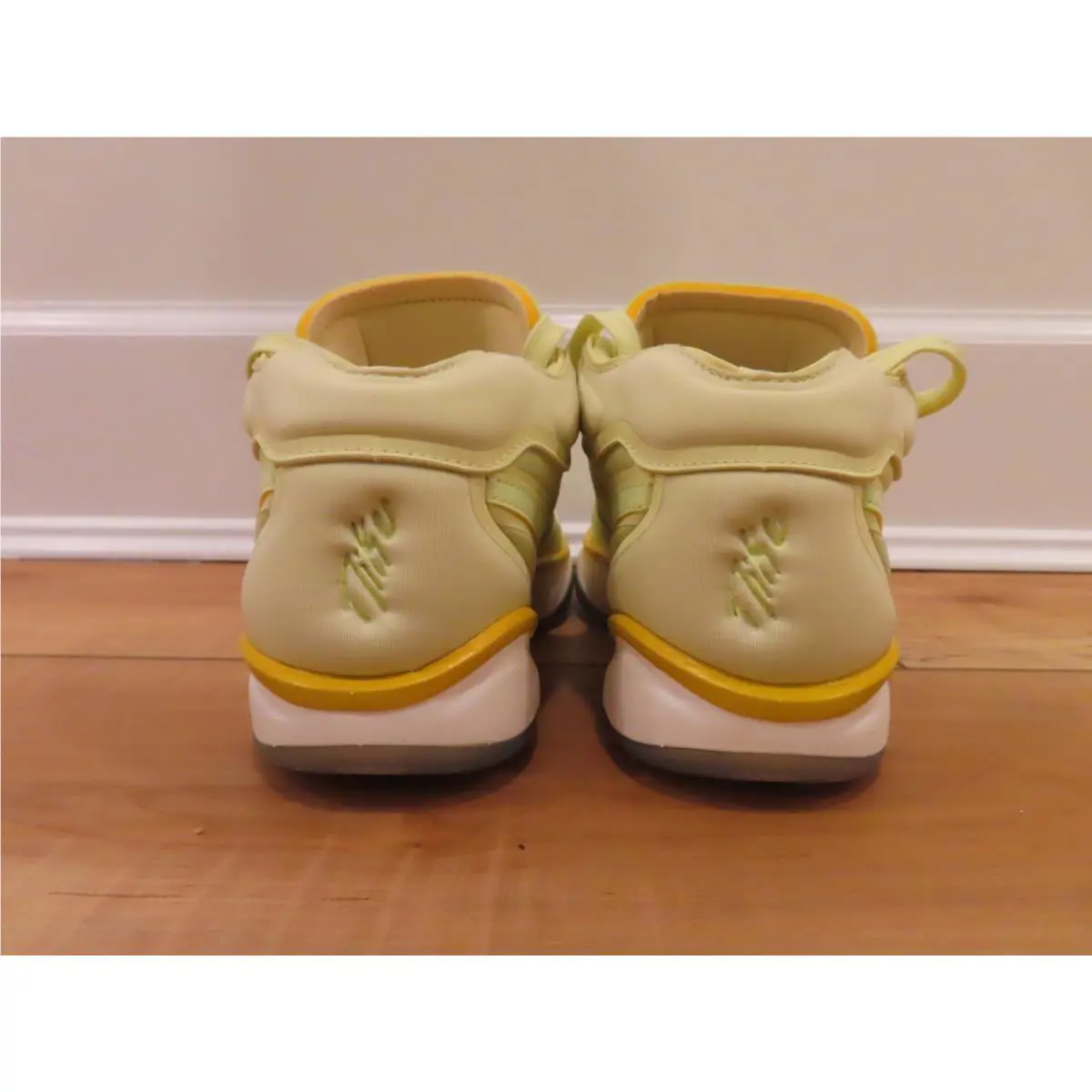 Nike shoes - Nike G.T. Hustle 2 - Hustle - Yellow 1
