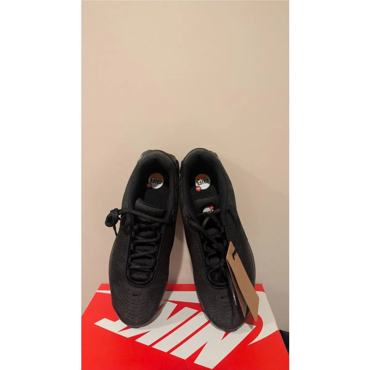 Nike shoes - Black (UPC: 091202750923) 2