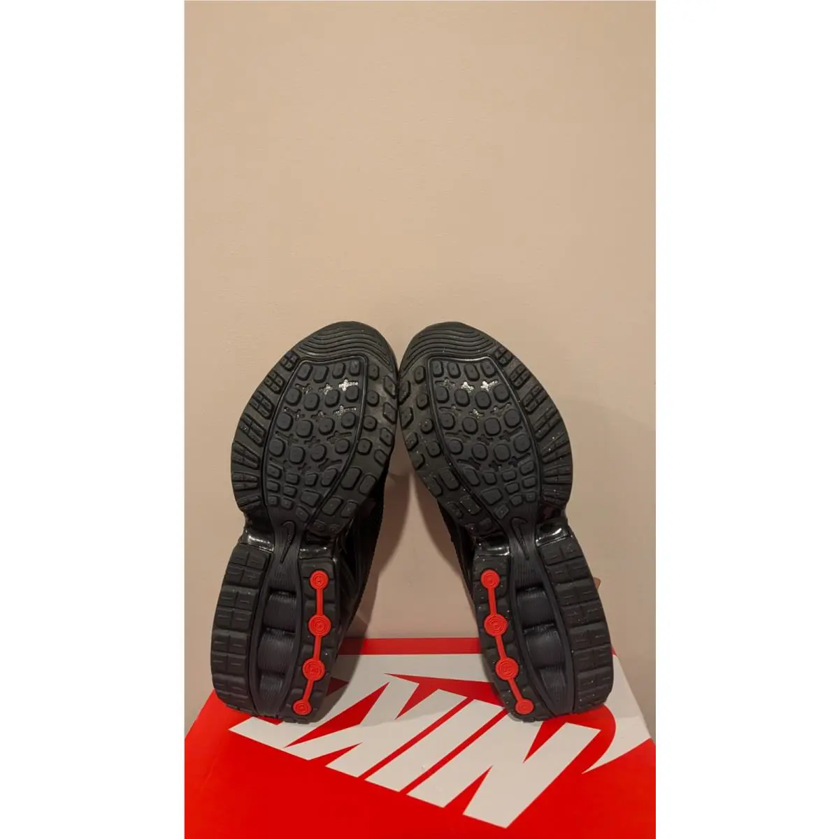Nike shoes - Black (UPC: 091202750923) 3