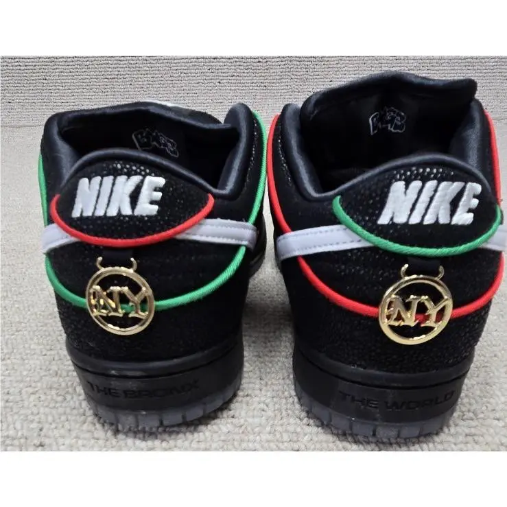 Nike shoes - Bronx Girls Skate x Nike Dunk SB - HV1664-001 - Black 1