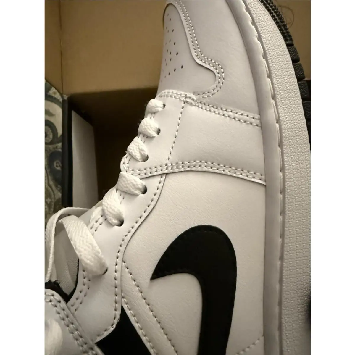 Nike shoes - Air Jordan 1 Mid - Air Mid - White 8