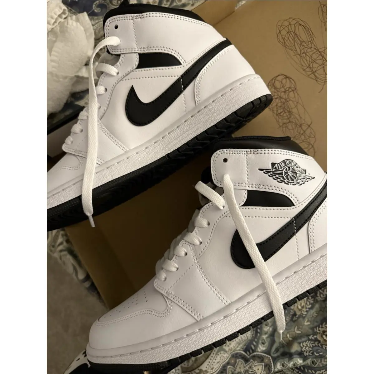 Nike shoes - Air Jordan 1 Mid - Air Mid - White 2