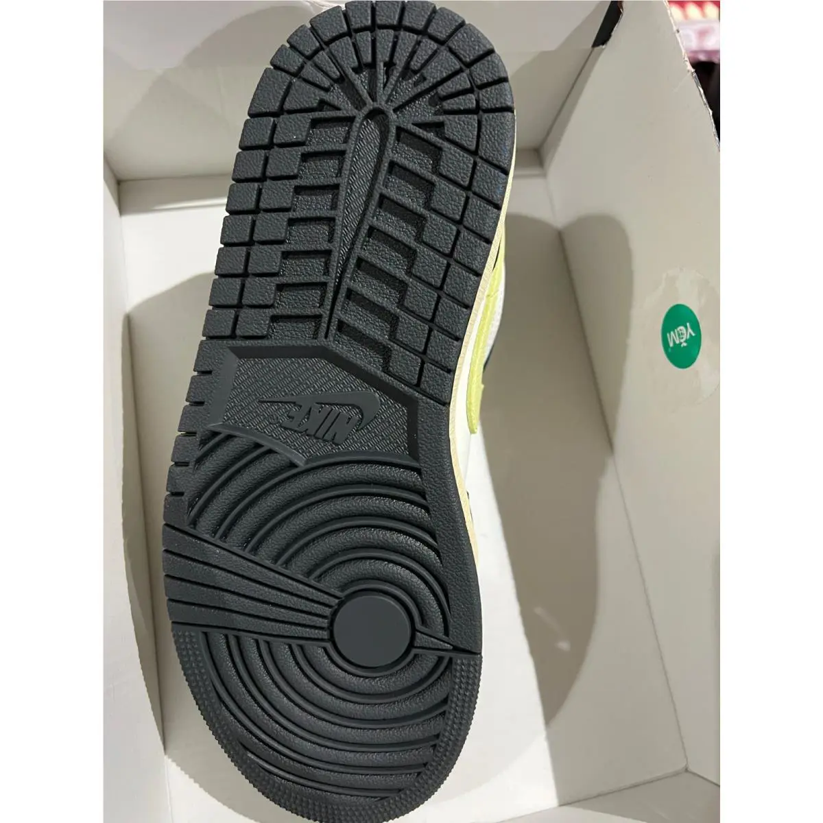 Nike shoes - ANTHRACITE/LUMINOUS GREEN SAIL 5