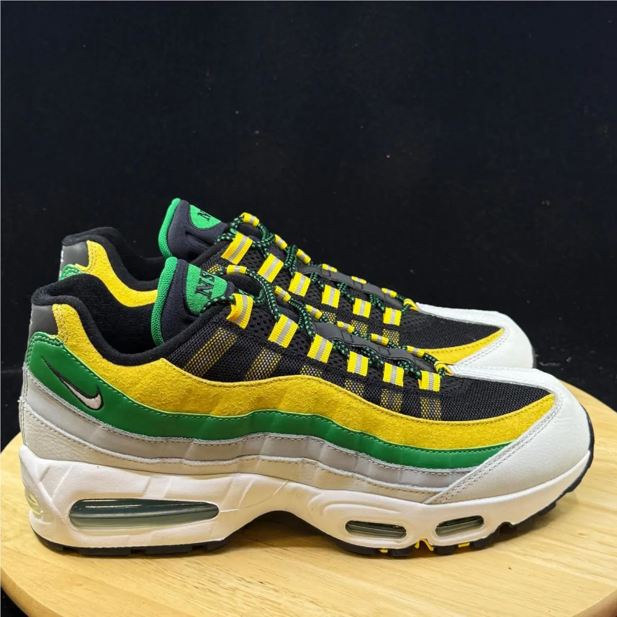 Nike shoes - Green 2
