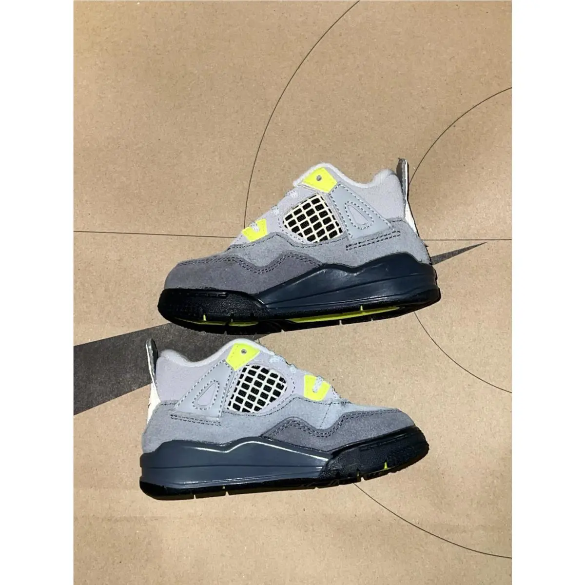 Nike shoes - Air Jordan 4 - Air - Gray 2