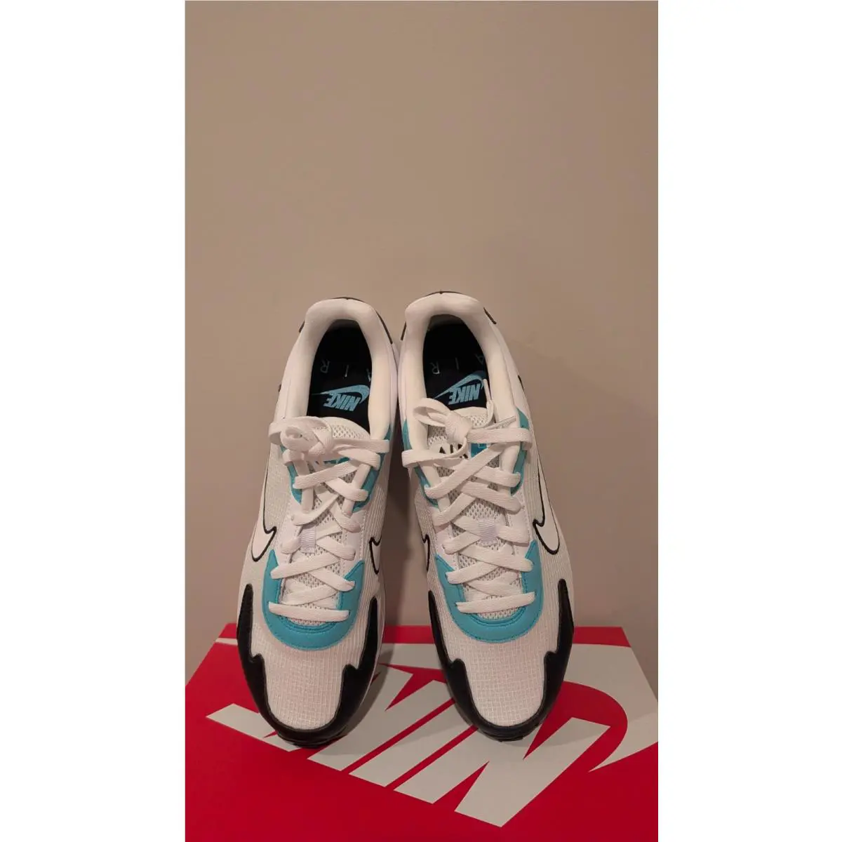 Nike shoes - White (UPC: 091202750923) 2