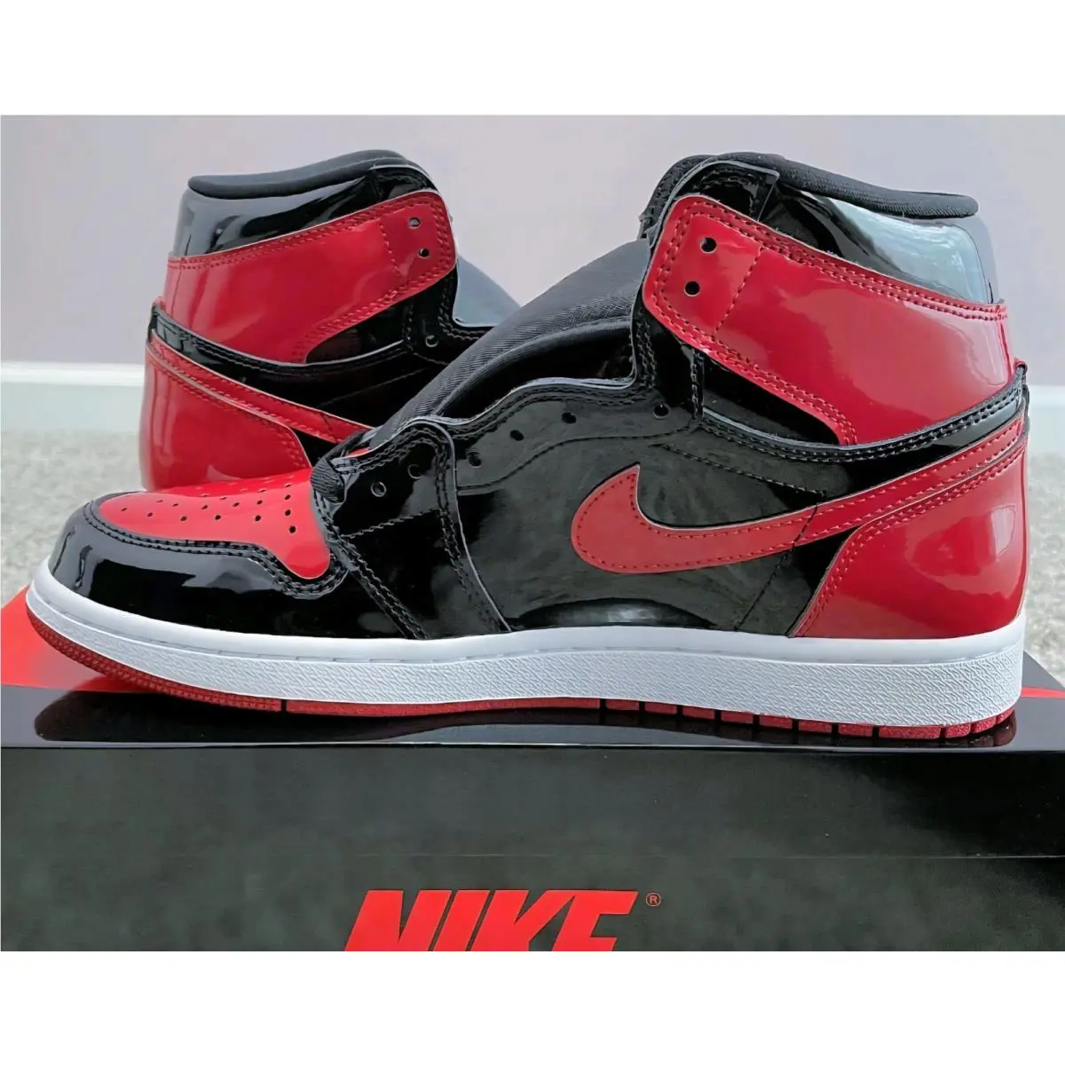 Nike shoes - Air Jordan 1 - Air - Black/Varsity Red-White 4