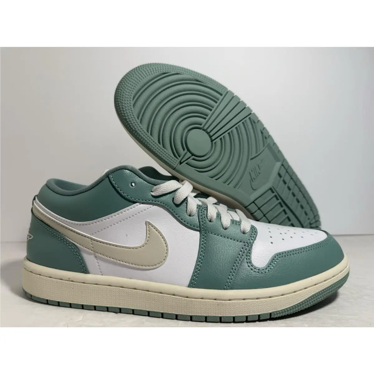 Nike Air Jordan 1 Low AJ 1 White Cannon Sail DC0774-138 Women Size 10.5 US