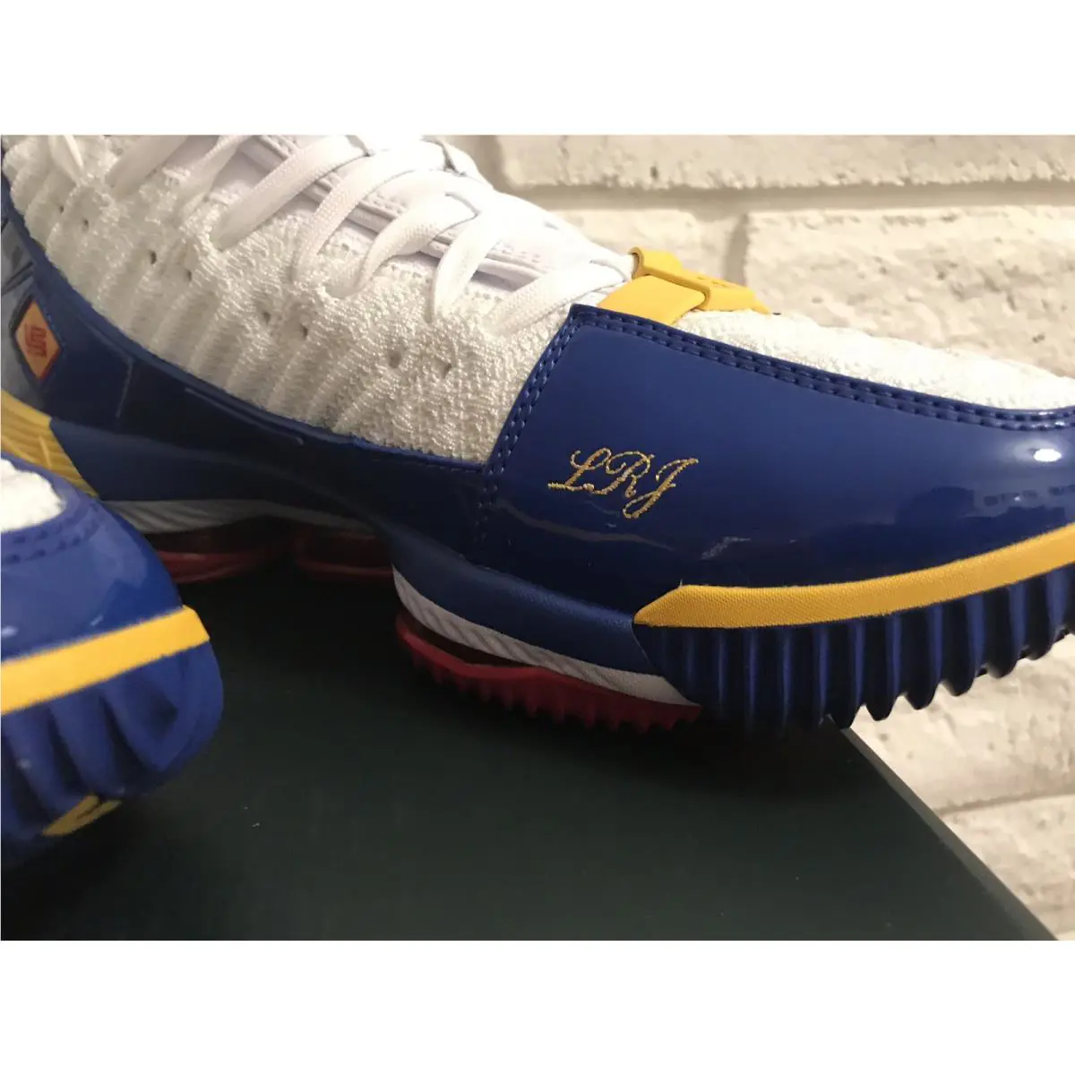 Nike shoes - Lebron XVI - Lebron XVI - Multicolor 4