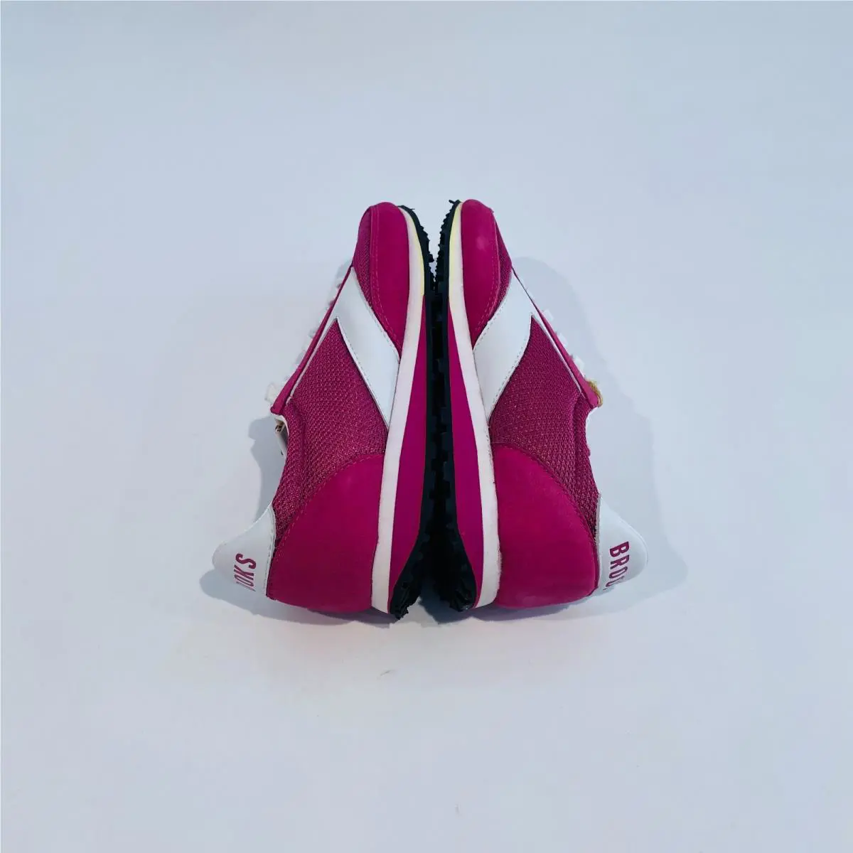 Brooks shoes - Pink 1
