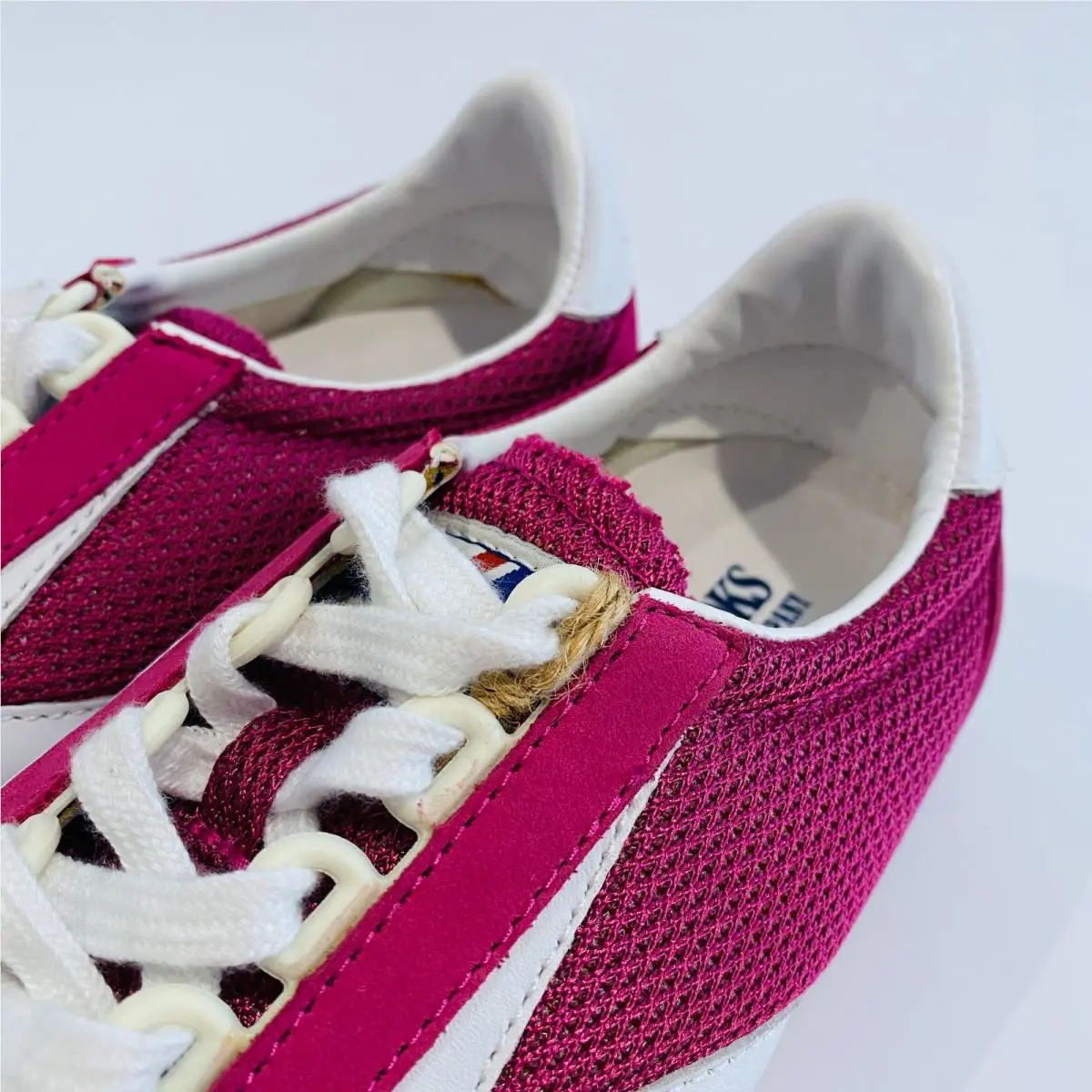 Brooks shoes - Pink 4