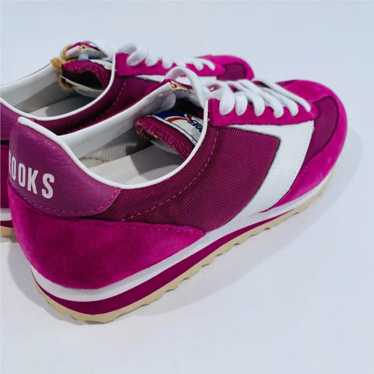 Brooks shoes - Red 5