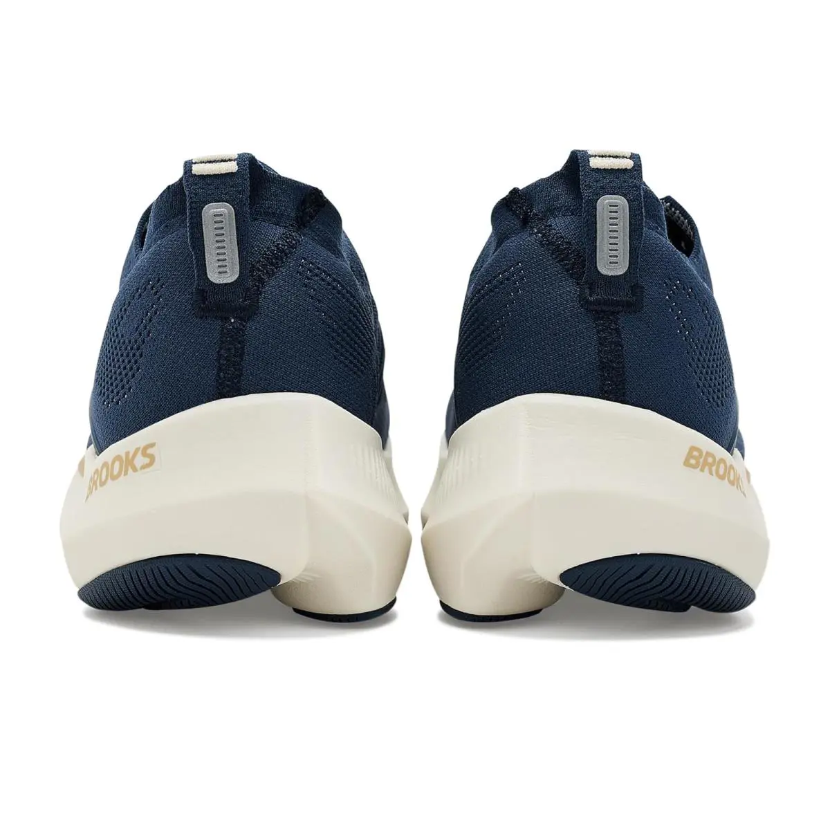 Brooks shoes - Coconut/Starfish/Chateau 19