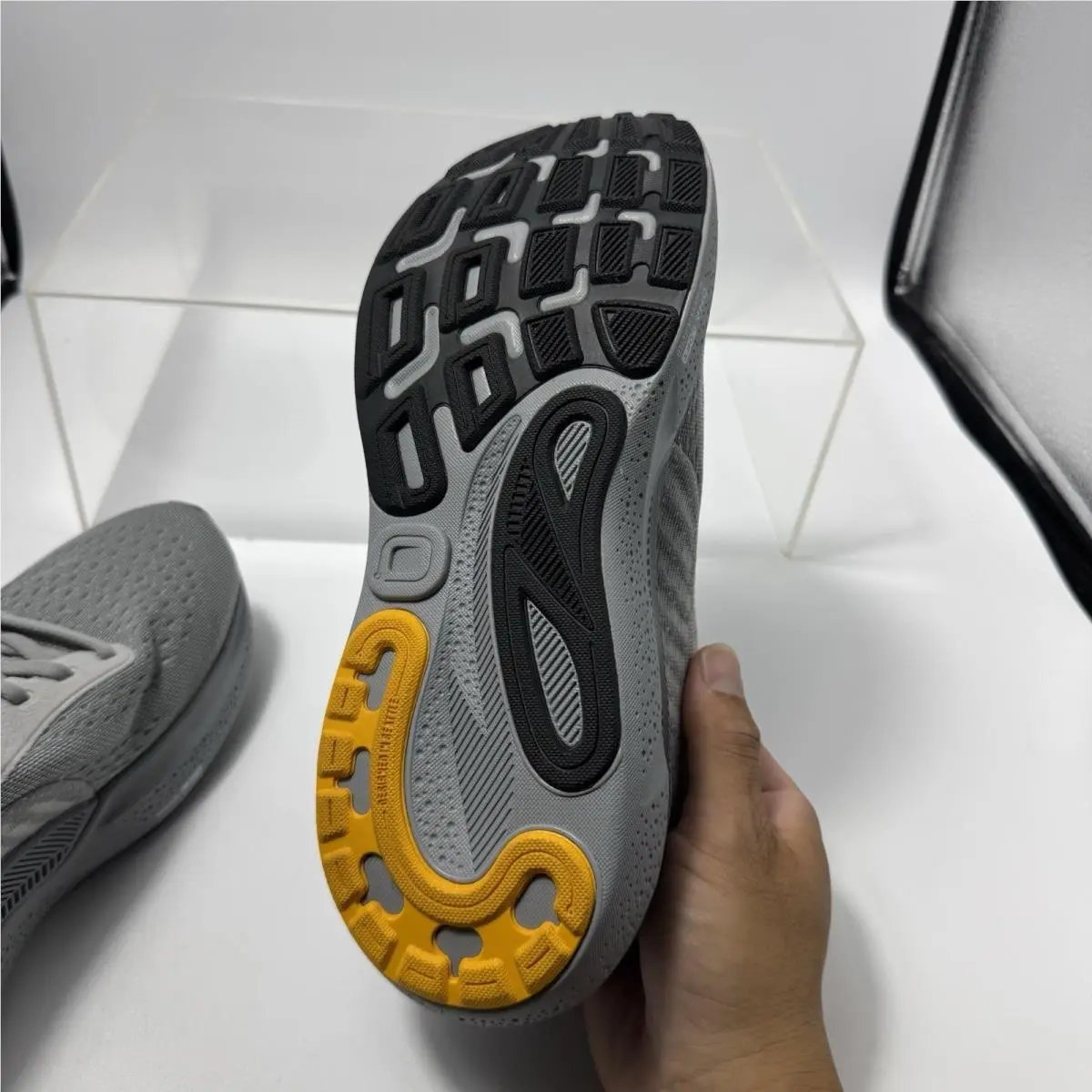 Brooks shoes - Brooks Adrenaline GTS 24 - Adrenaline GTS - 1104371D084 - Gray 6