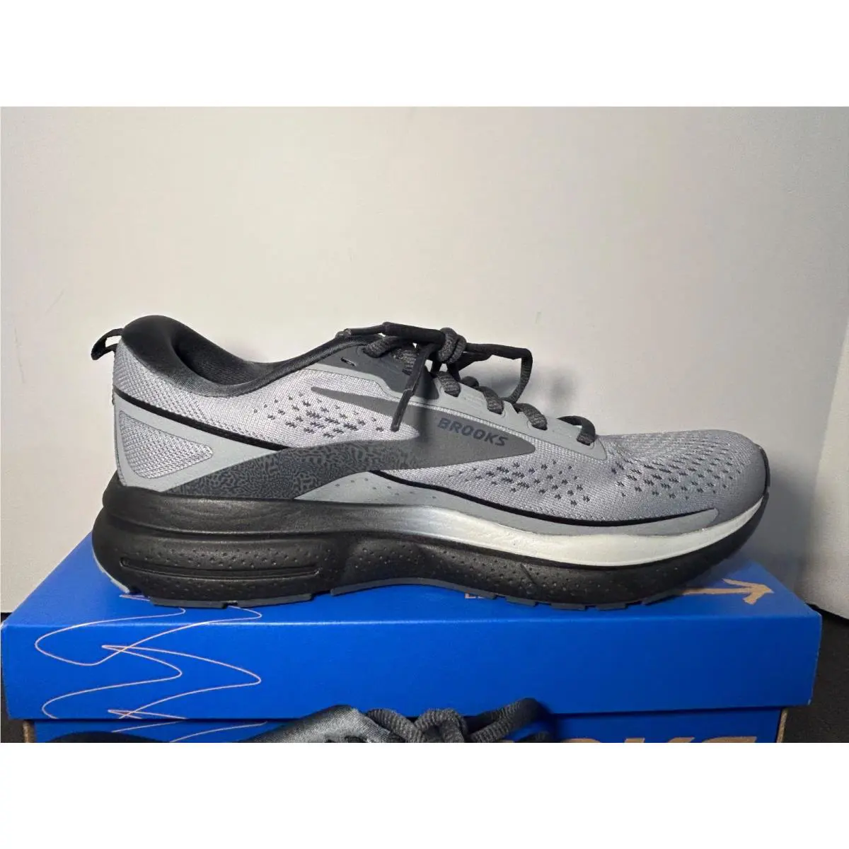 Brooks shoes - Brooks Trace 3 - Trace - Grey, Black 1