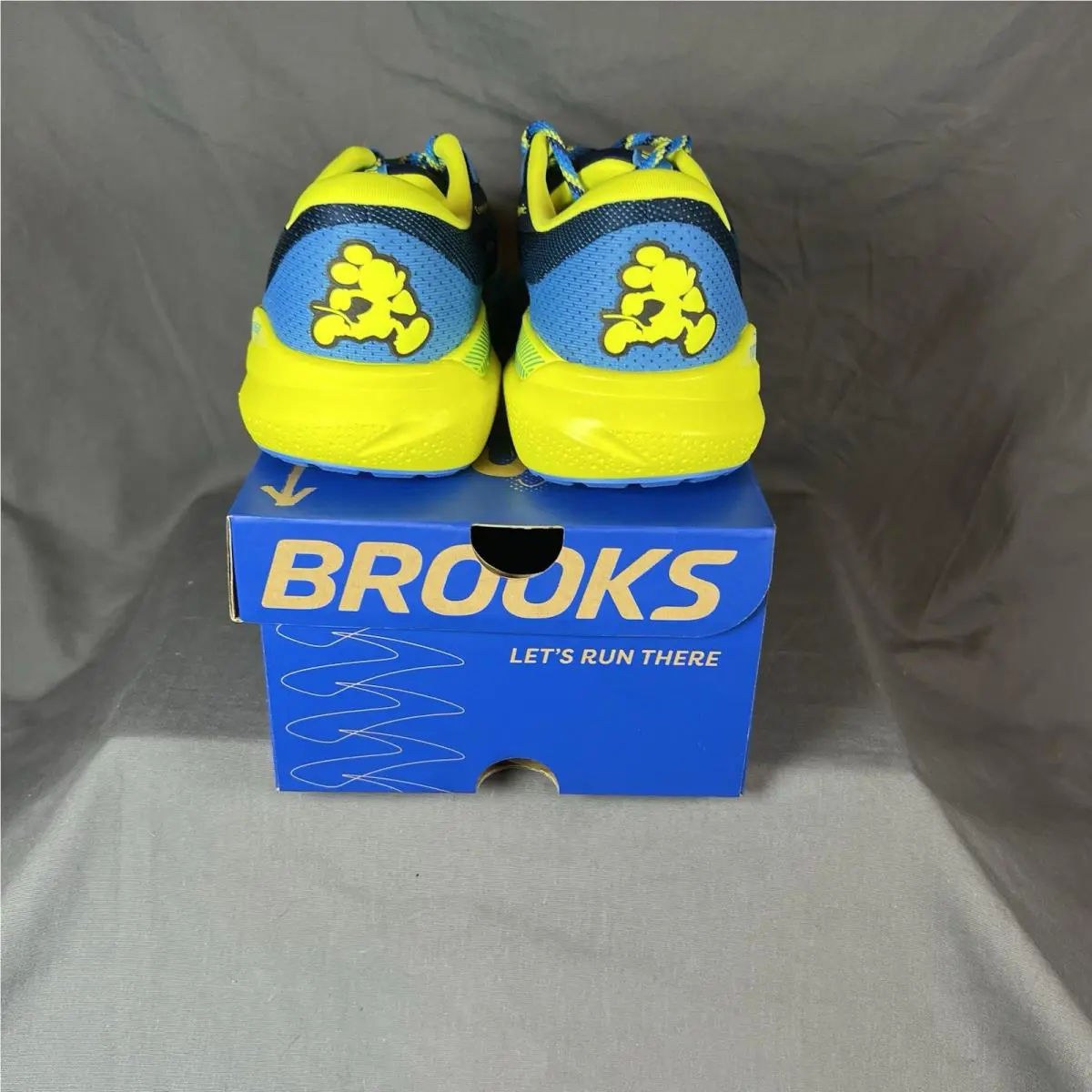 Brooks shoes - Disney Brooks Adrenaline GTS 24 Core - Blue 4