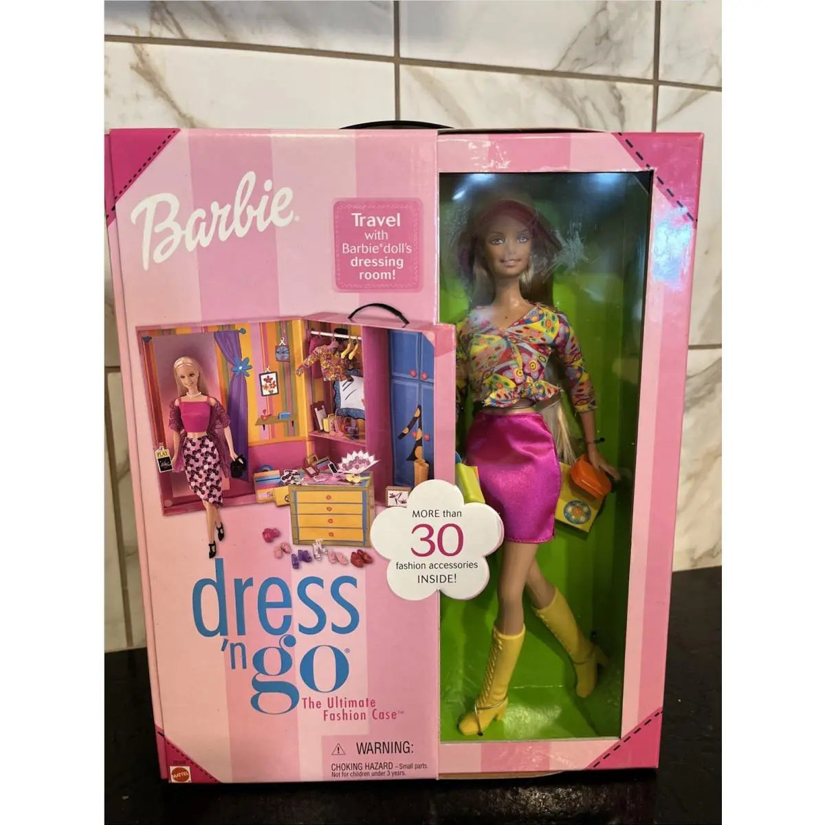 Dress `N Go Barbie Doll with Fashion Case and Accessories 2001 Mattel 55308