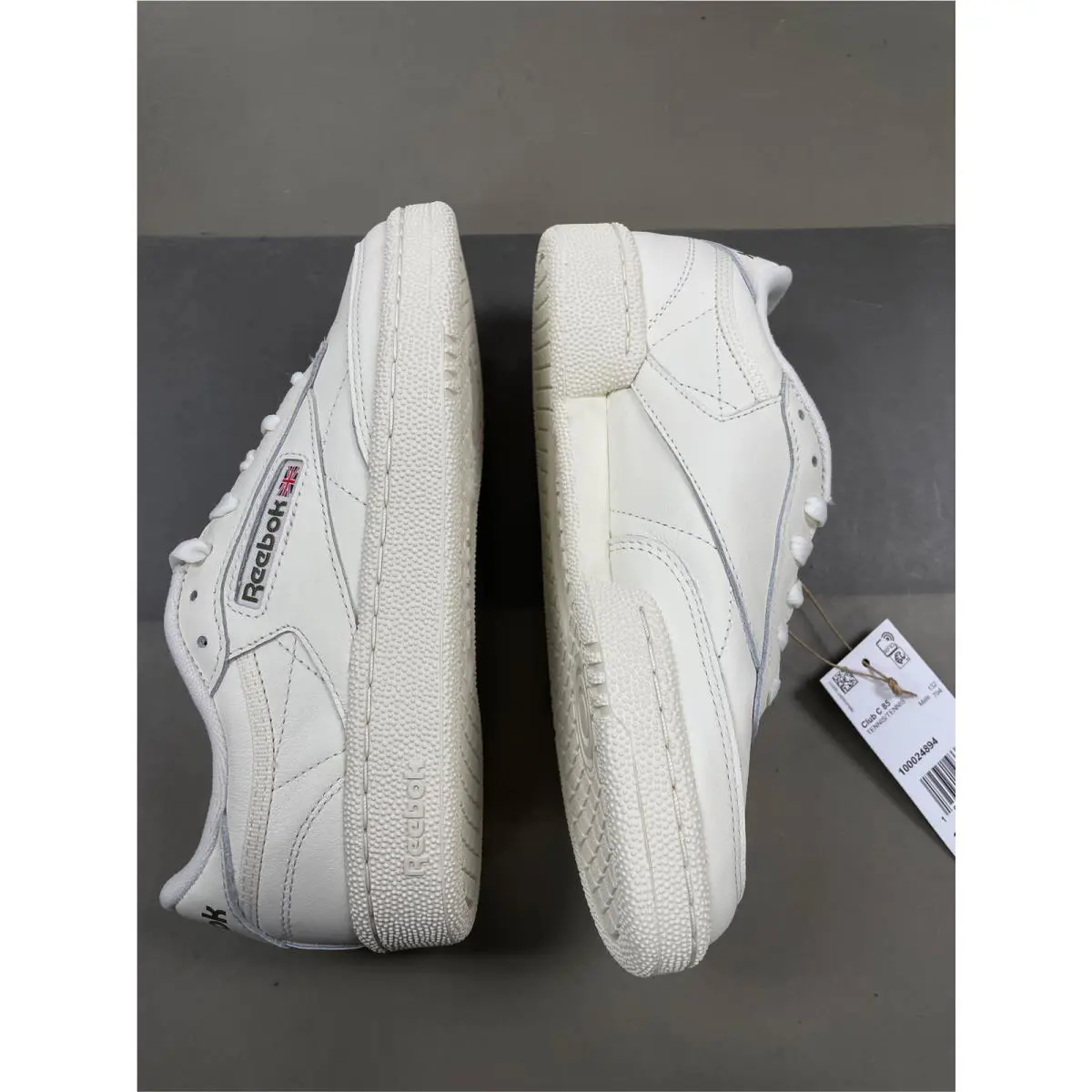 Reebok shoes - Chalk (UPC: 195741933769) 0