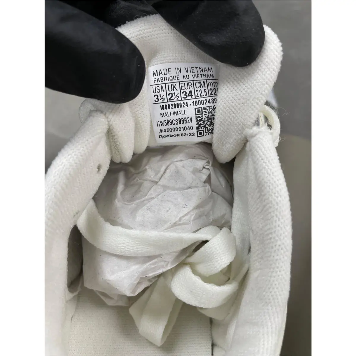 Reebok shoes - Chalk (UPC: 195741933769) 3