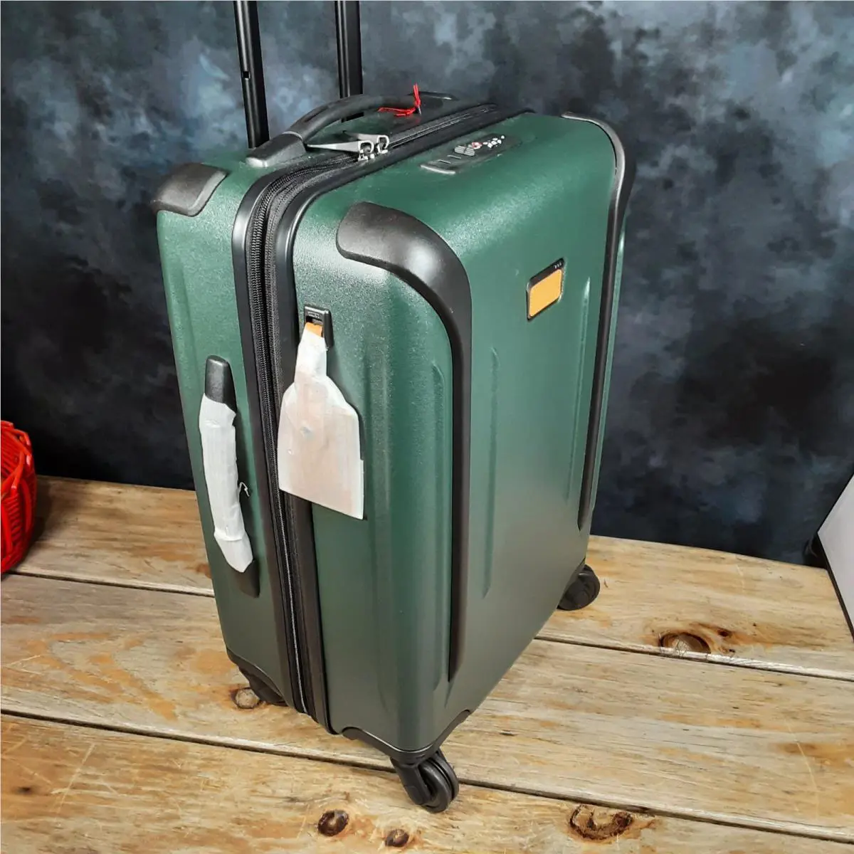 Tumi Vapor International Carry-on Luggage in Hunter Green