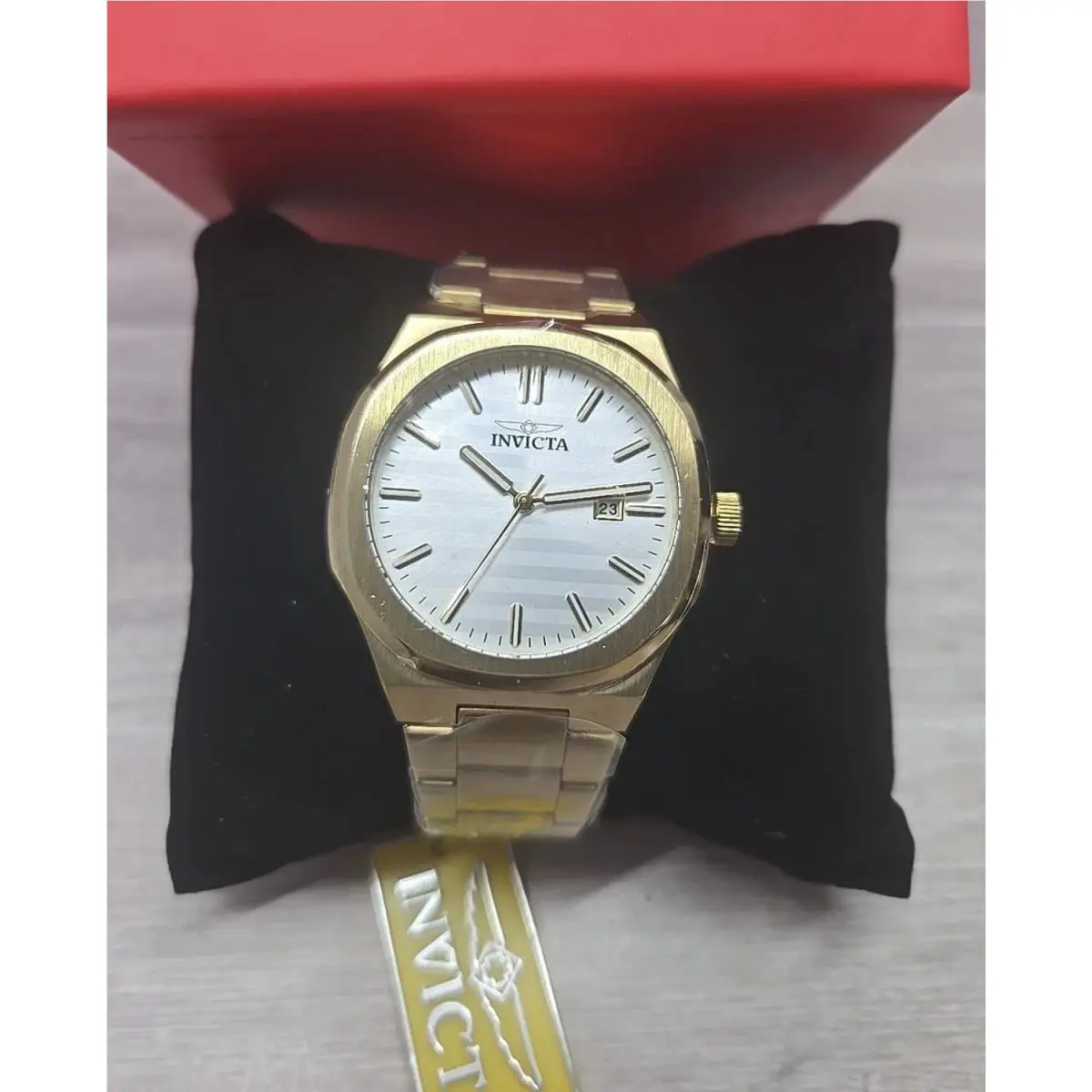 50176 - Invicta Speedway Vantage Men`s Watch - 43mm Gold