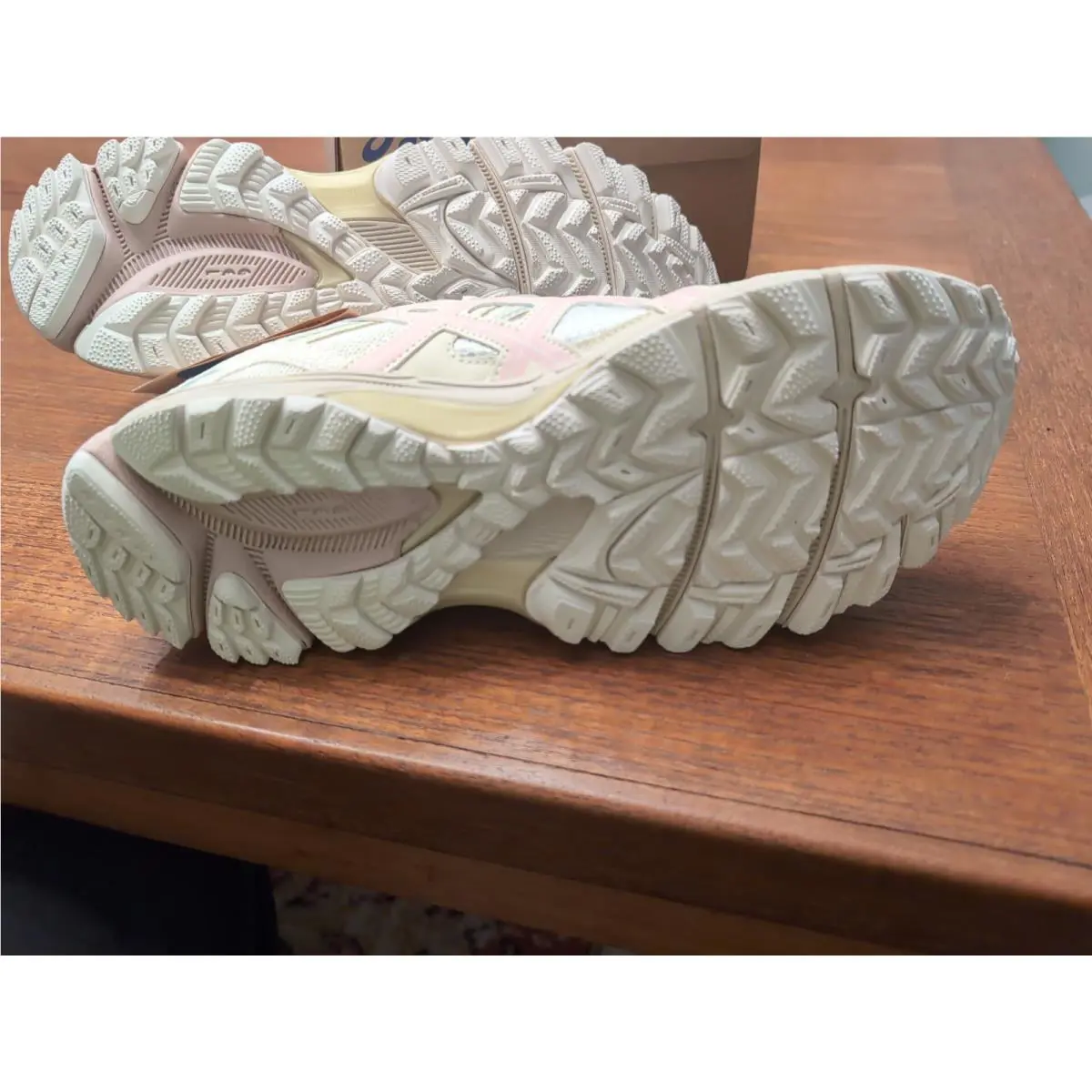 Asics shoes - ASICS Gel Kahana - Gel Kahana - 1012A978-103 - White 9