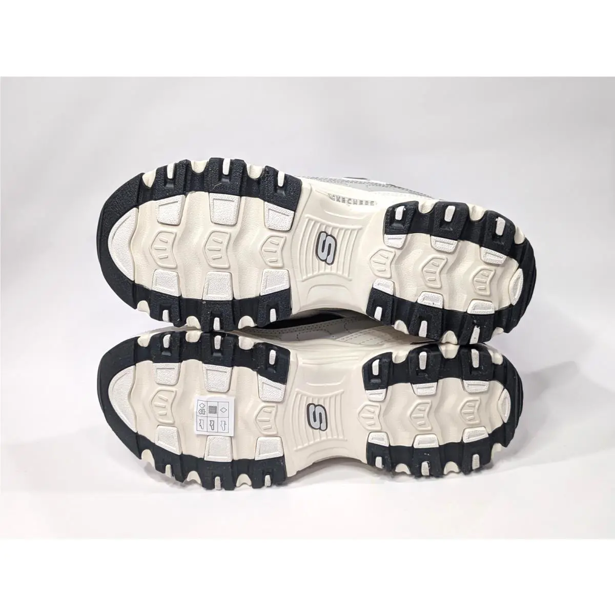 Skechers shoes - Skechers D`Lites Smooth Nostalgia - Smooth Nostalgia - 150537/OWBR - White/Black 7