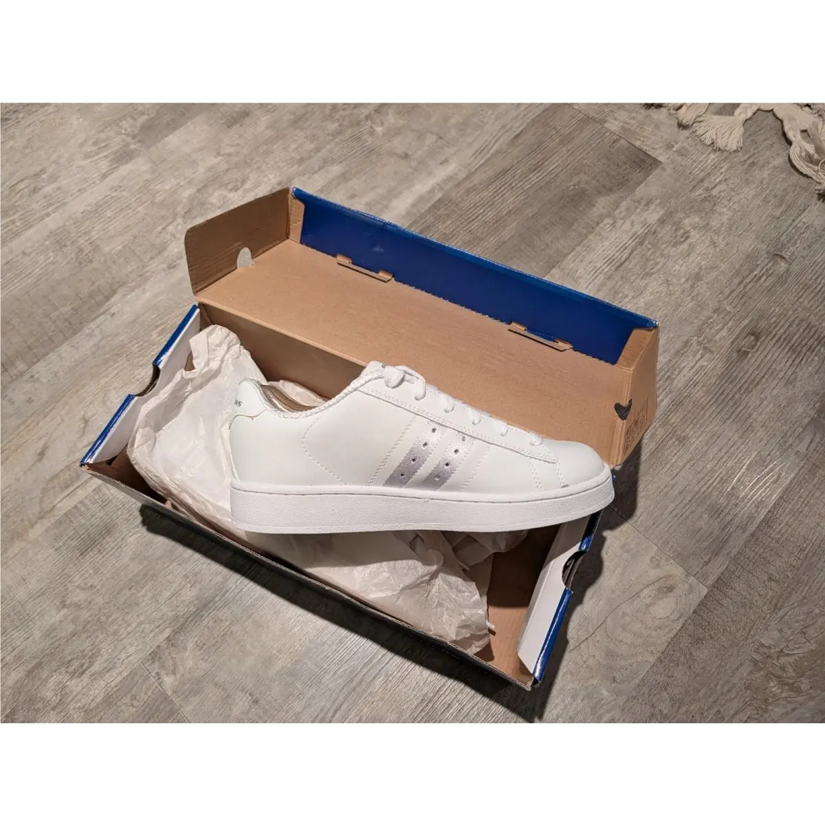 Skechers Active Women`s Sneakers Shoes White Rhinestones Striped 6.5 Ritzys