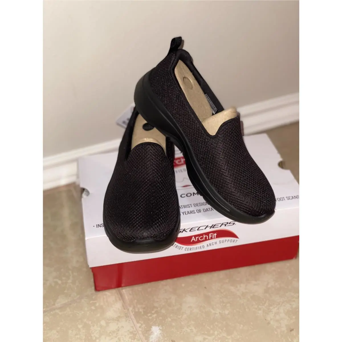 Skechers Women Shoes Black Go Walk Arch Fit Size 6 Slip on