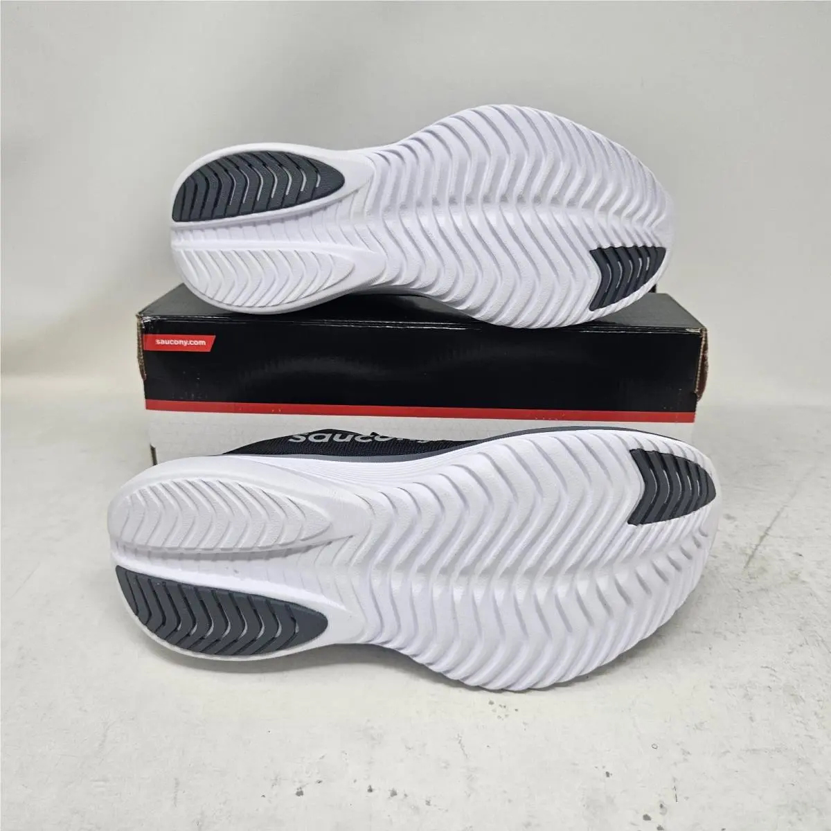 Saucony shoes - Saucony Kinvara 15 - Kinvara - S10967-242 - Black (UPC: 195020436066) 1