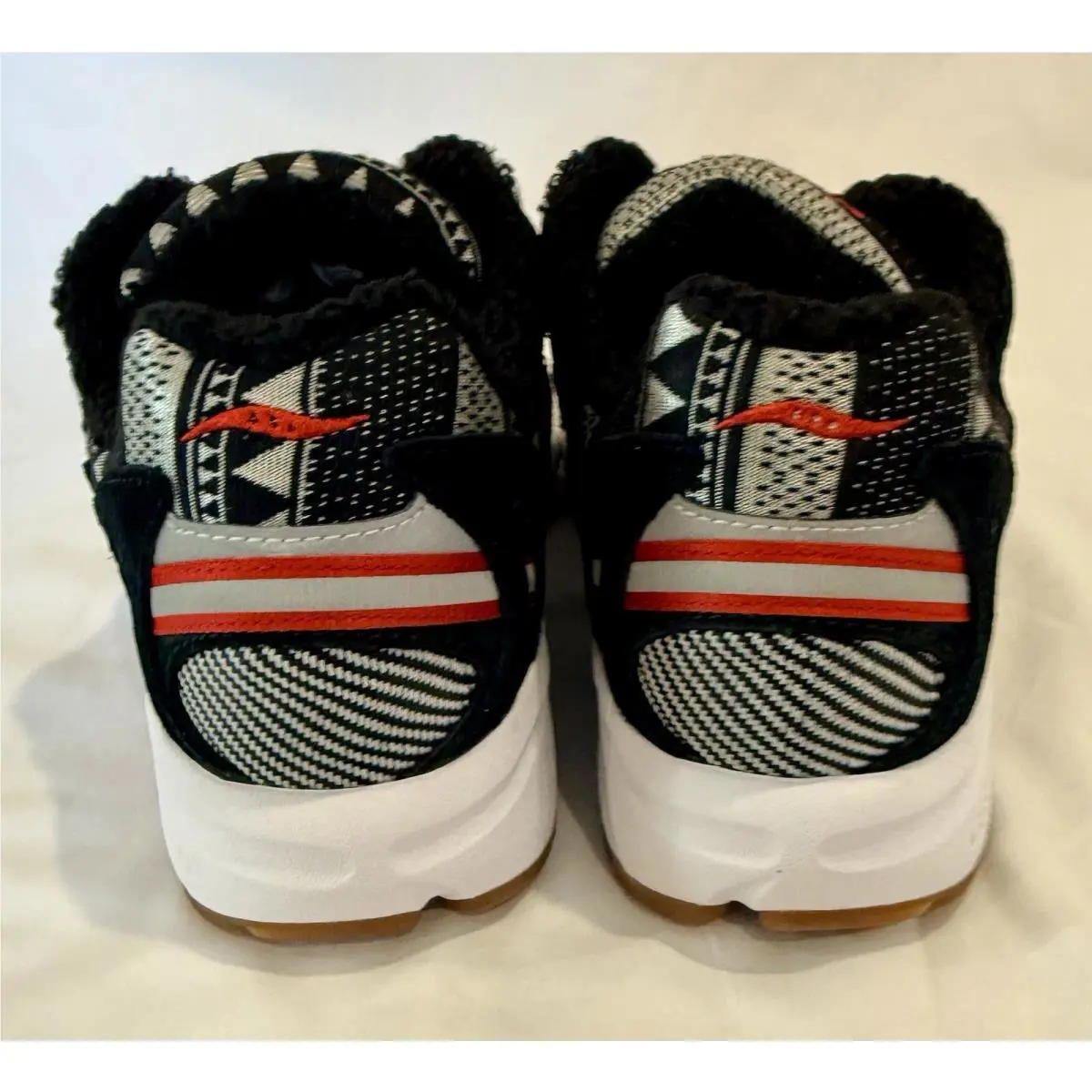 Saucony shoes - Saucony Grid Azura 2000 - Grid Azura - S70510-1 - Black, Manufacturer: Black/Red/White 6