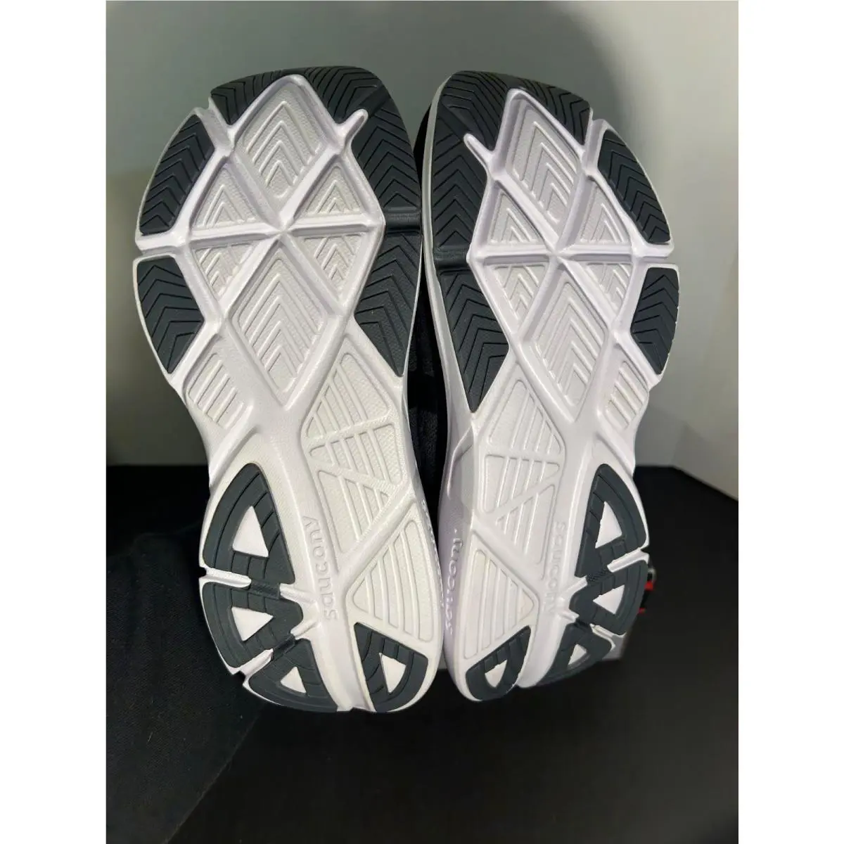 Saucony shoes - Black, White 11