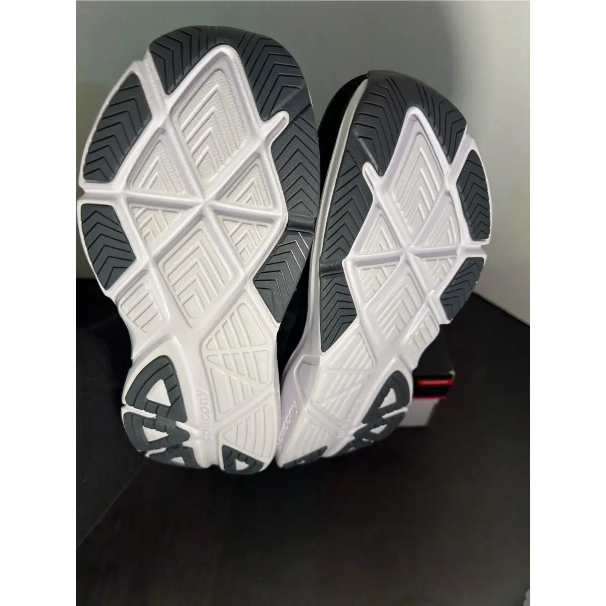 Saucony shoes - Black, White 12