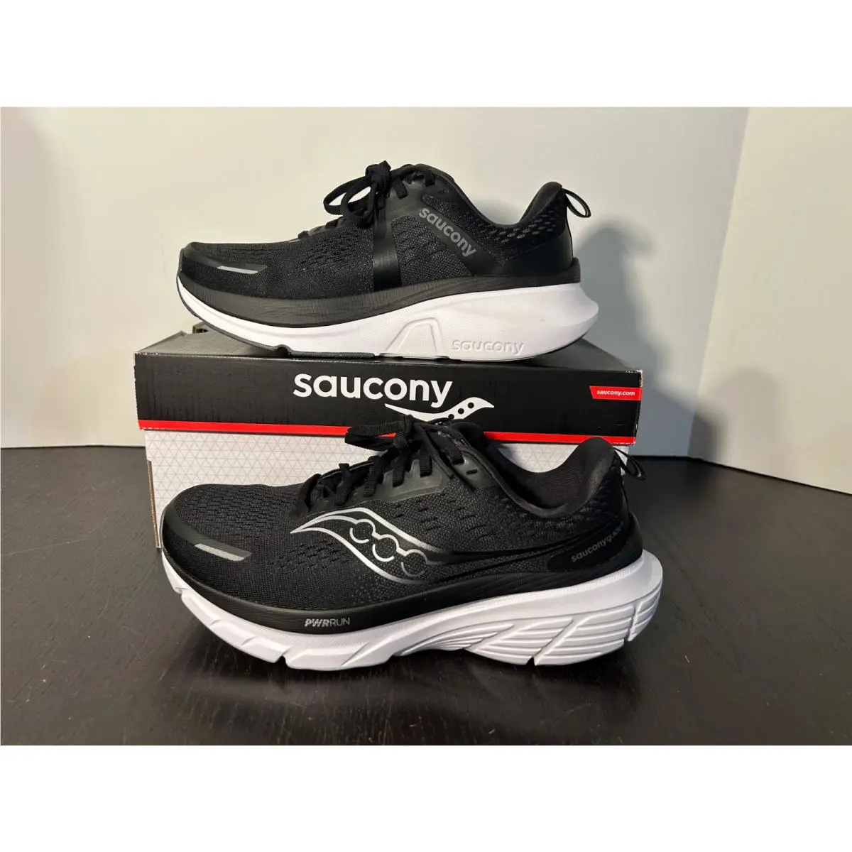 Saucony shoes - Black, White 4