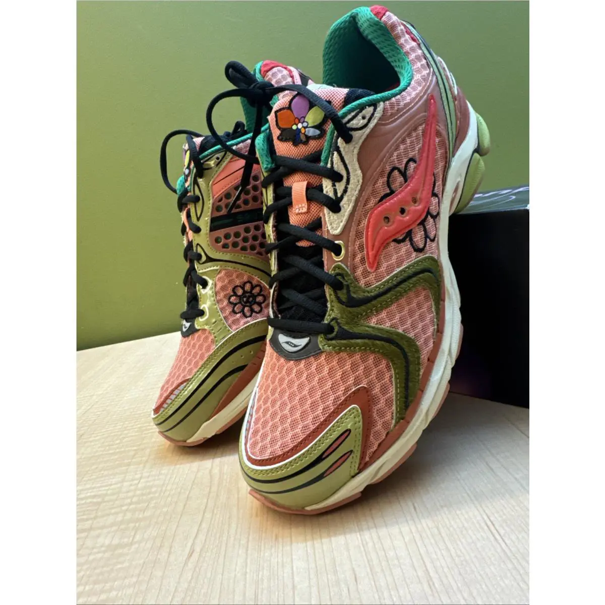 Saucony shoes - Jae Tips x Saucony ProGrid Triumph 4 - S70966-2 - Pink 11