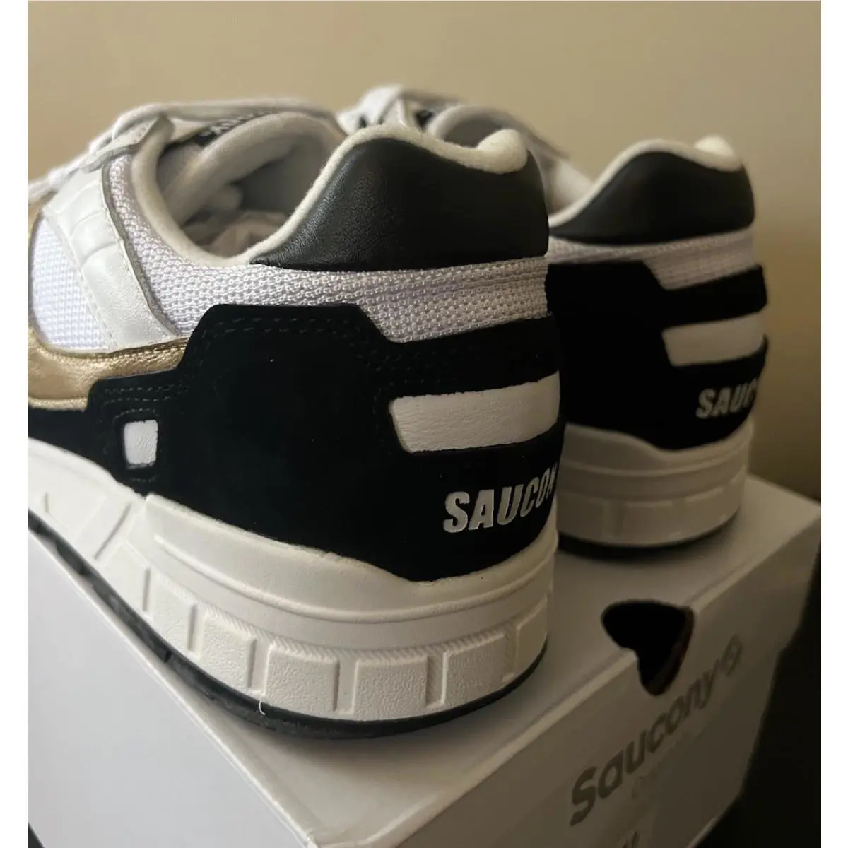 Saucony shoes - Saucony Shadow 5000 - Shadow - S70919-1 - White/Black/Gold 6