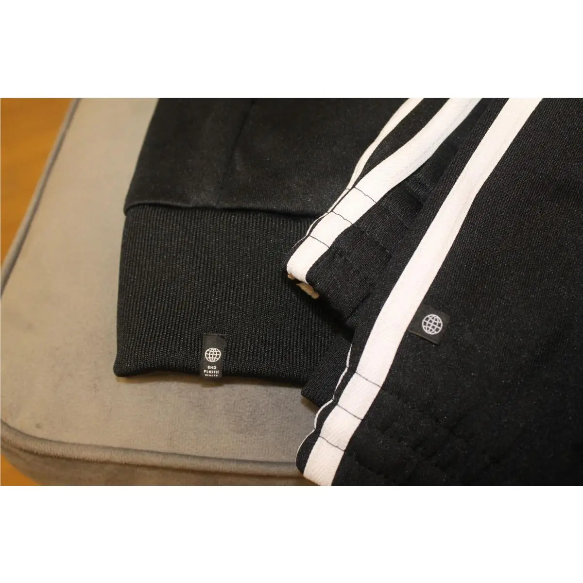 Adidas clothing - Black 5